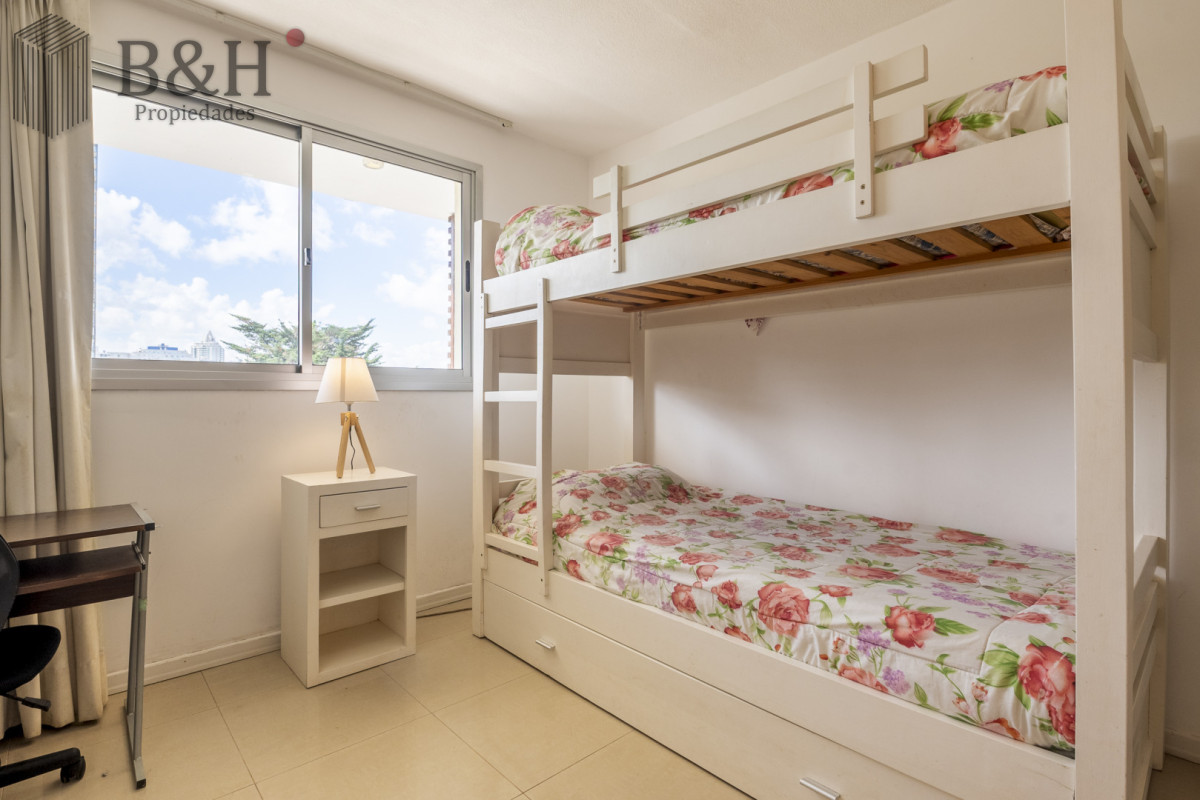 Apartamento ID.6982 - 2 dormitorios en Playa Mansa cerca del Mar