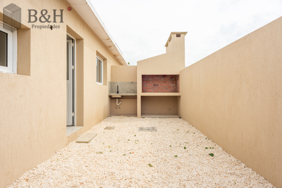 Casa ID.6021 - Altos de la laguna, 2 dormitorios con garage
