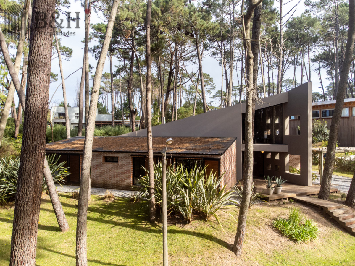 Casa ID.7707 - Laguna Blanca 4 dormitorios y servicio