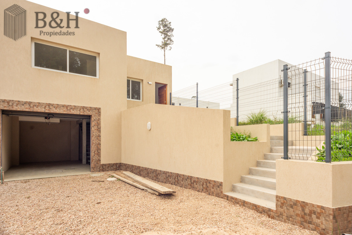 Casa ID.6021 - Altos de la laguna, 2 dormitorios con garage