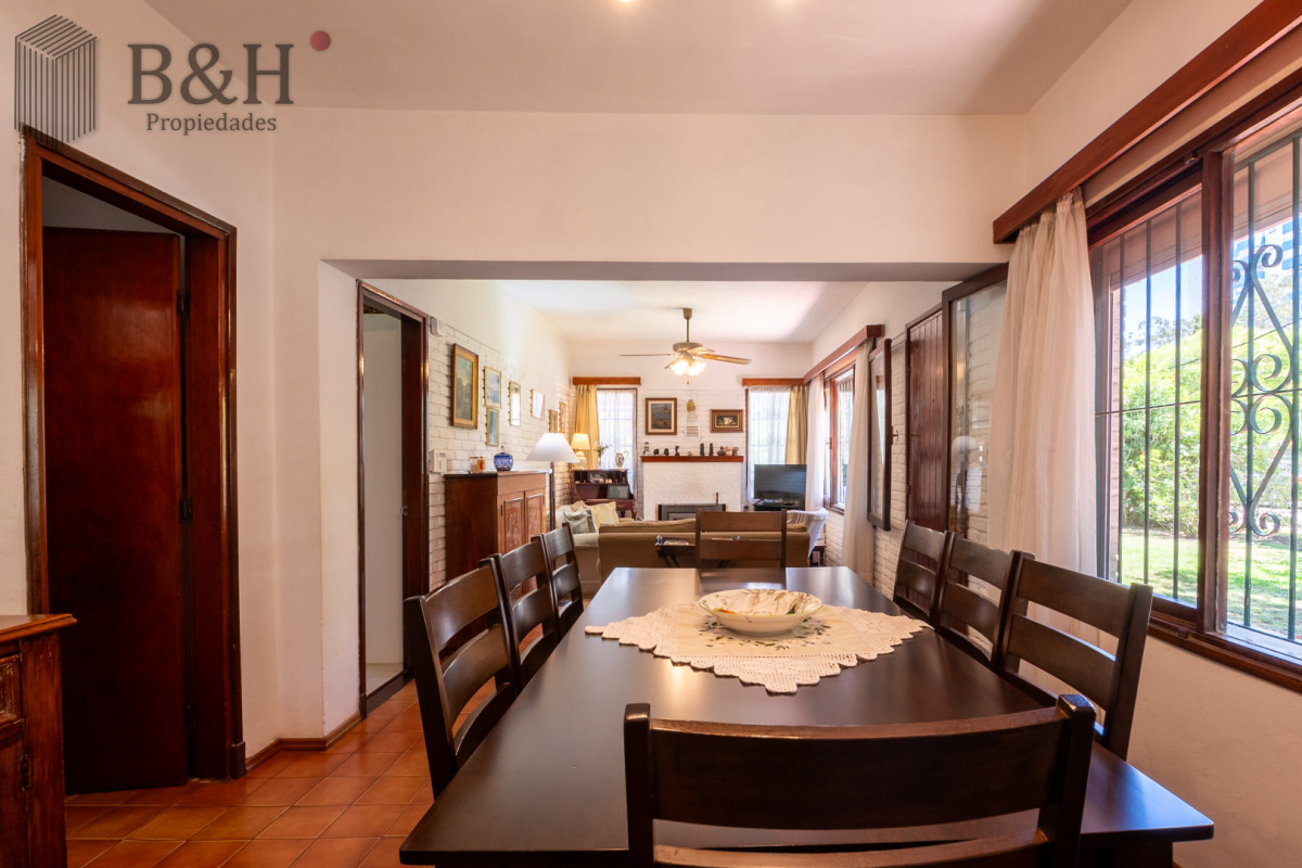 Casa ID.6656 - Venta casa 5 dormitorios, piscina y garage