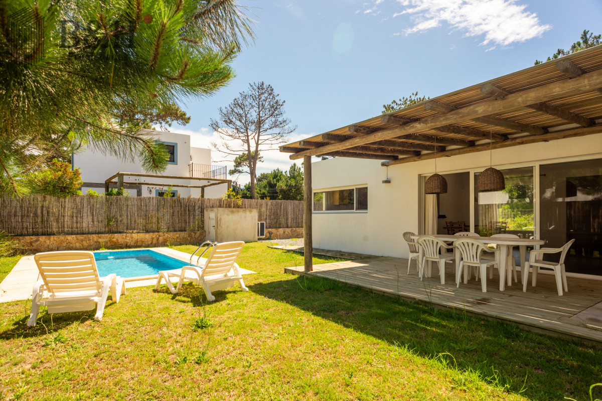 Casa ID.4055 - CASA CON PISCINA EN LA BARRA 3 DORMITORIOS