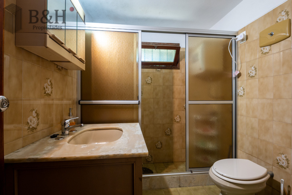 Casa ID.6656 - Venta casa 5 dormitorios, piscina y garage