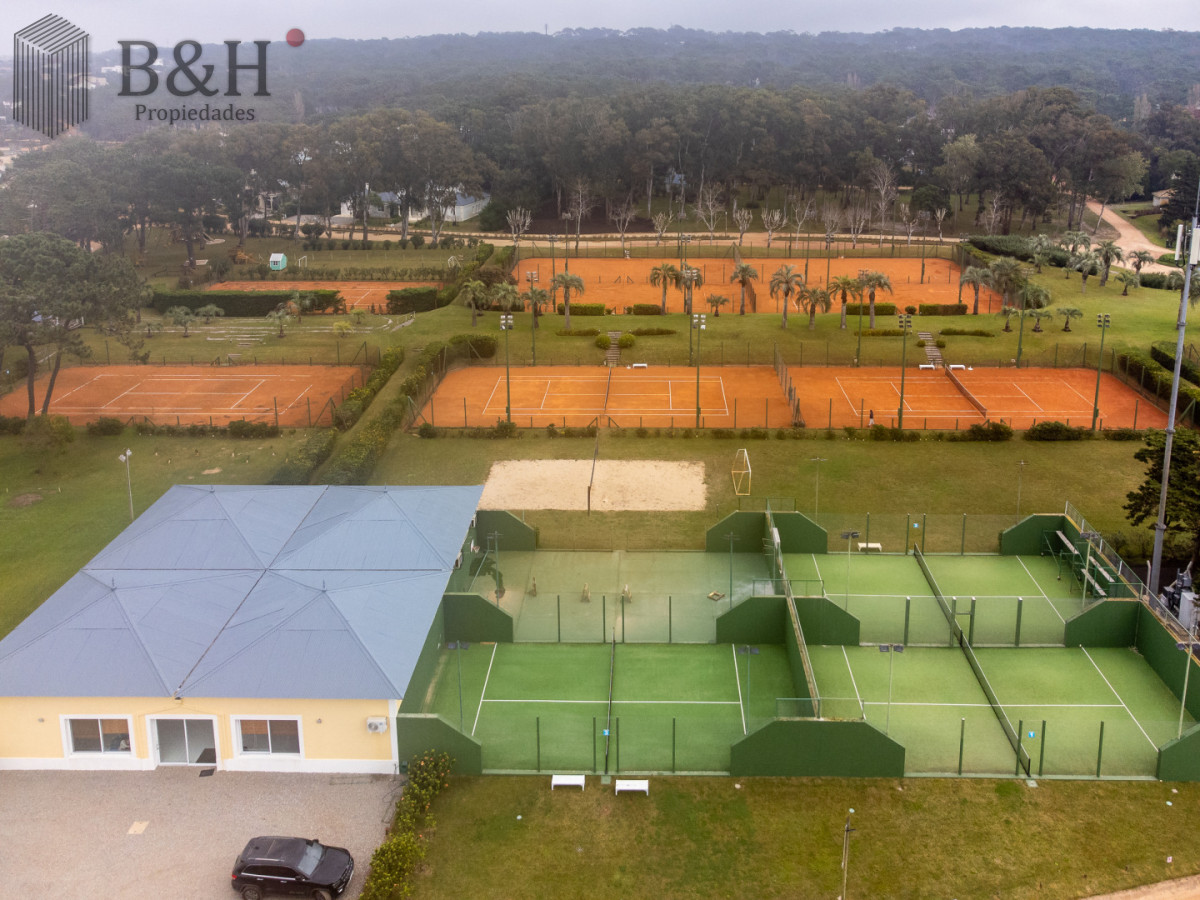 Casa ID.7707 - Laguna Blanca 4 dormitorios y servicio
