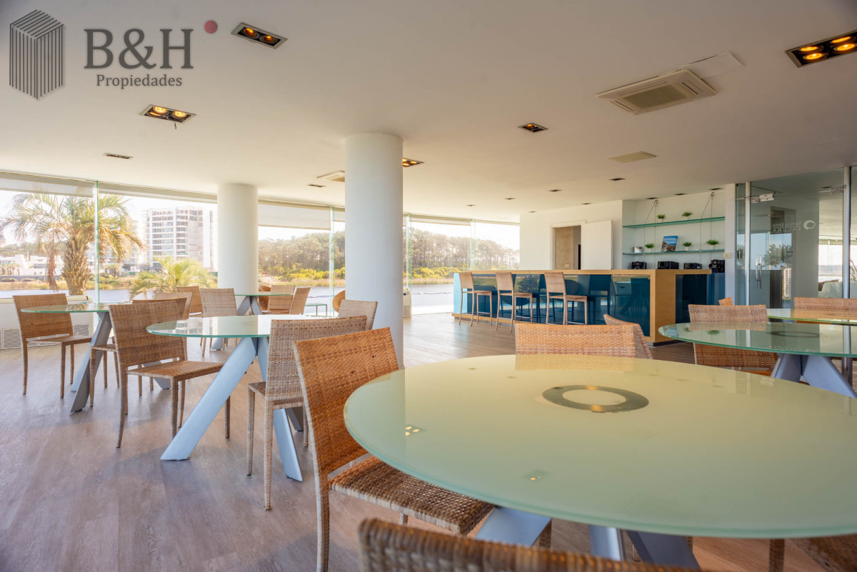 Apartamento ID.3356 - 3 dormitorios vista despejada a la laguna y al mar.