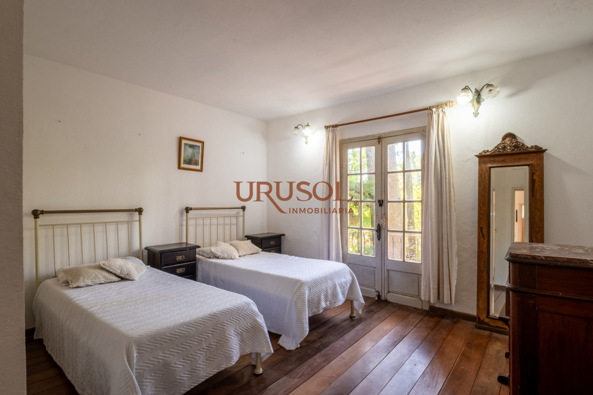 Casa ID.129 - Casa de estilo en Pinares, 4 habitaciones y 3 baños