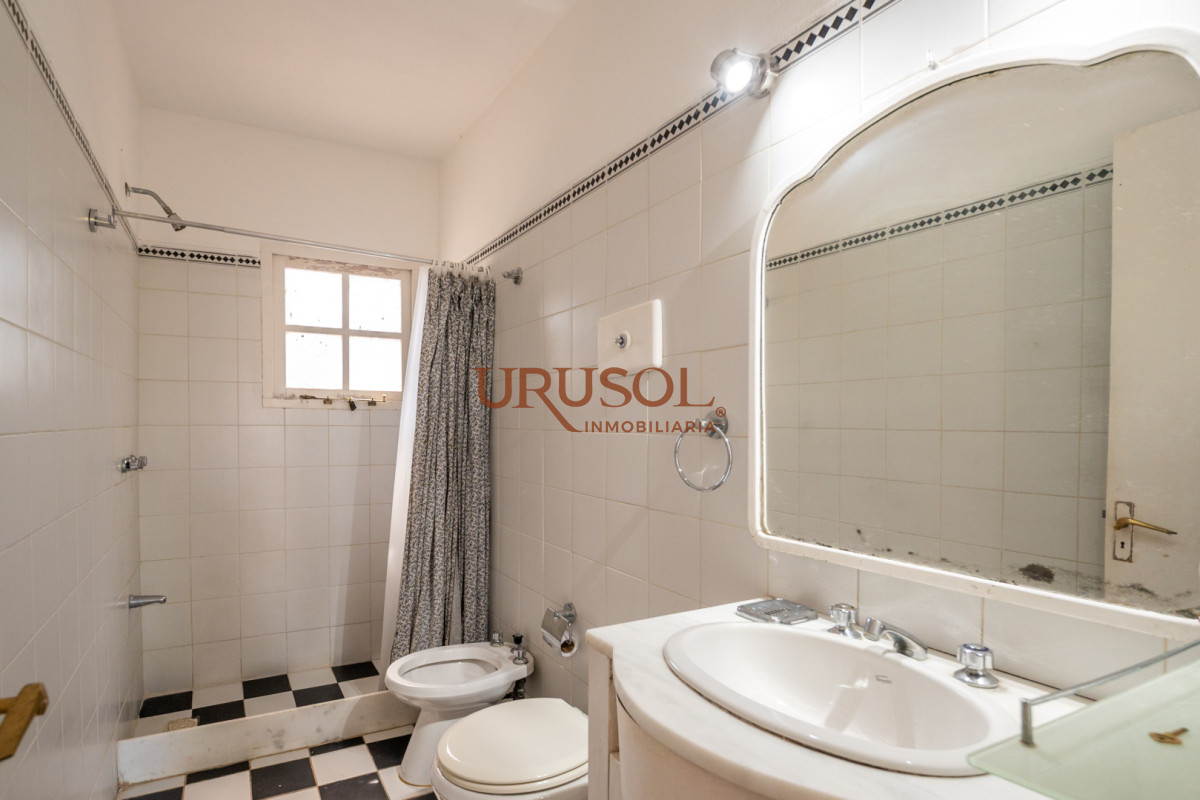 Casa ID.129 - Casa de estilo en Pinares, 4 habitaciones y 3 baños