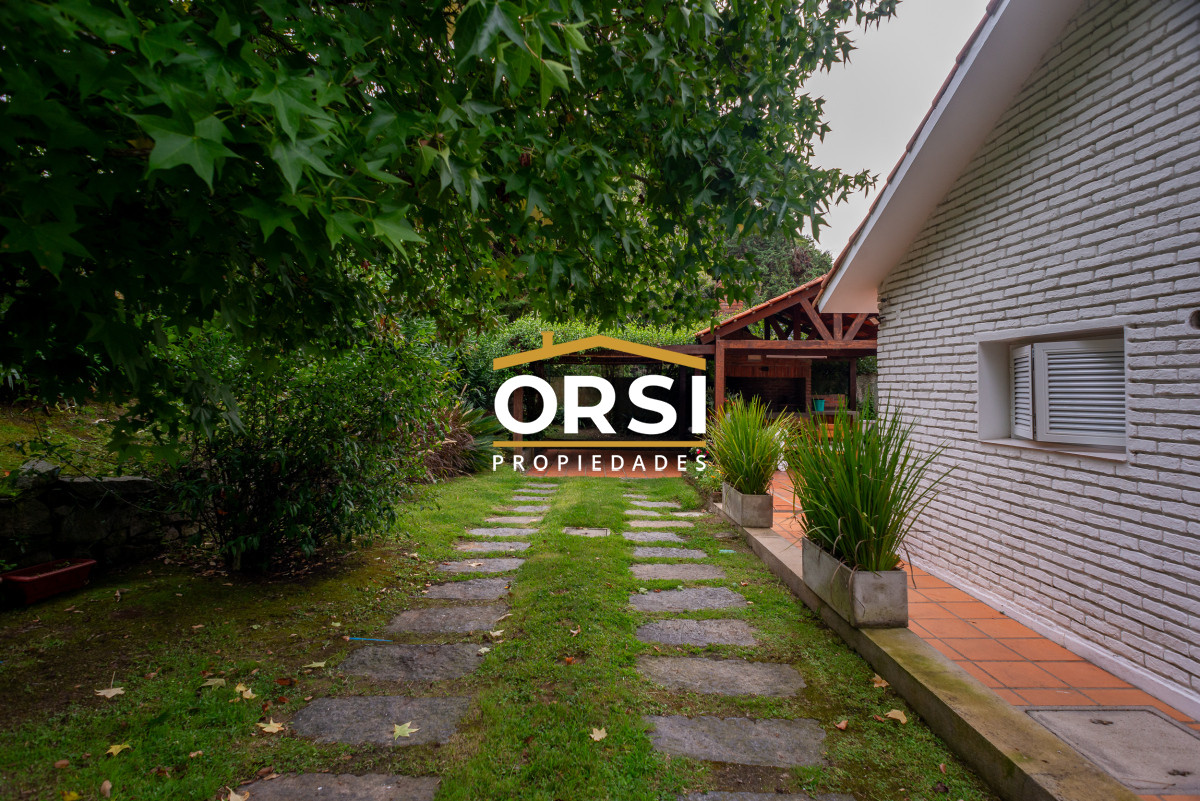 Casa ID.259 - 3 dormitorios con piscina, Cantegril, Punta del Este