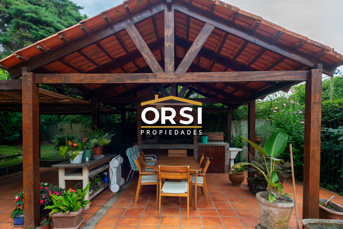Casa ID.259 - 3 dormitorios con piscina, Cantegril, Punta del Este