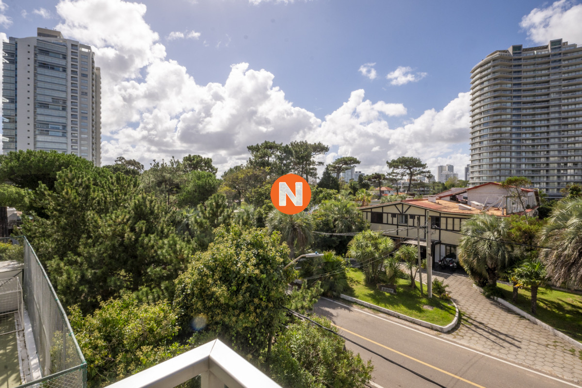 Apartamento Ref.225262 - 2 dormitorios en Playa Mansa cerca del Mar