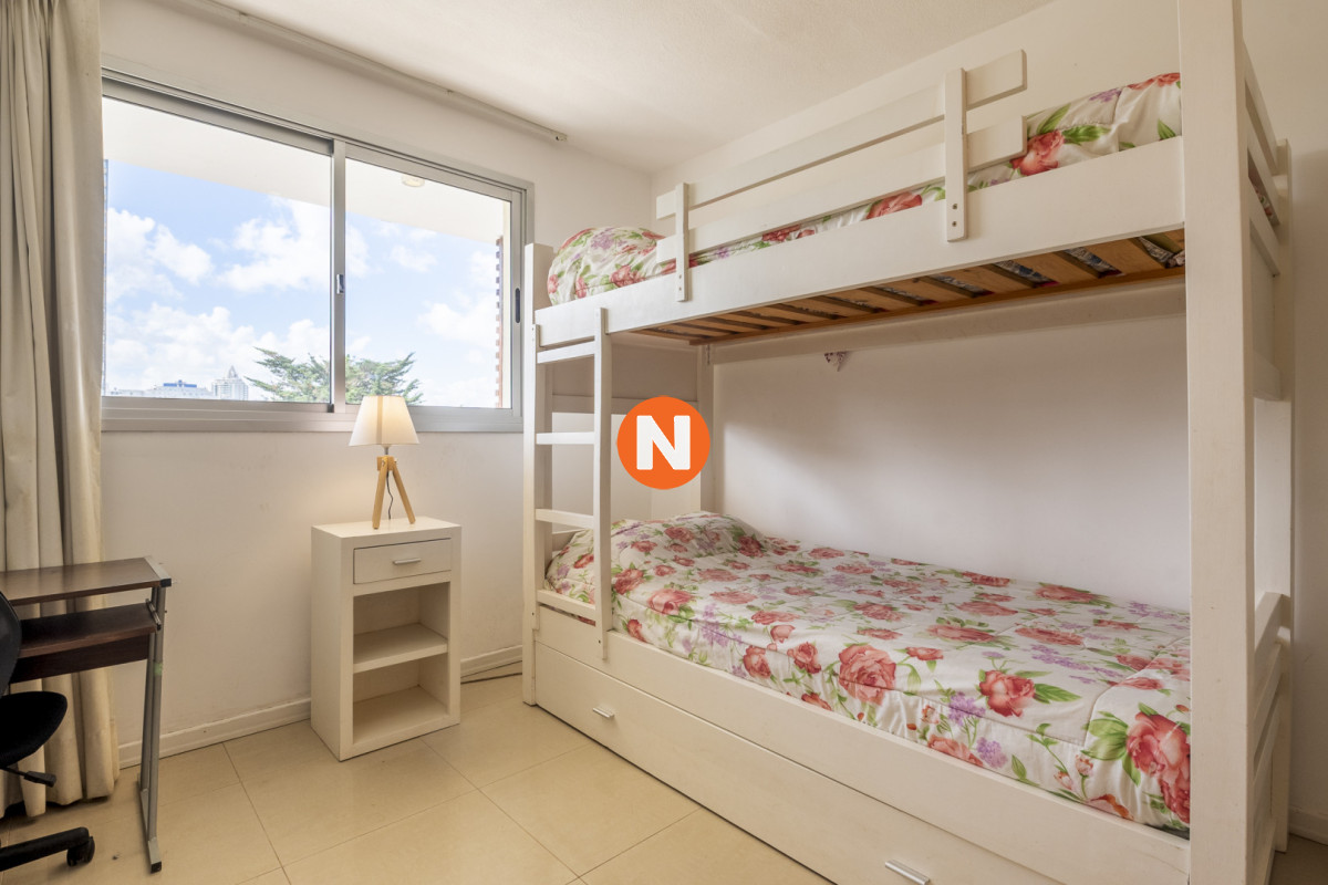 Apartamento Ref.225262 - 2 dormitorios en Playa Mansa cerca del Mar