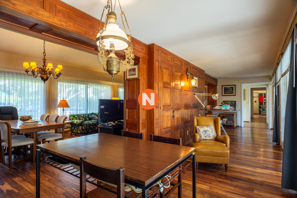 Casa Ref.225801 - 4 dormitorios y dependencia, excelente construccion
