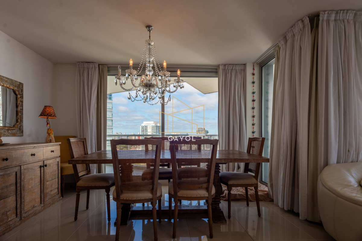 Apartamento ID.715 - 3 y dependencia Sunrise Tower, Piso Alto, Playa Mansa