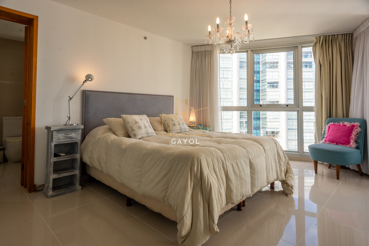 Apartamento ID.715 - 3 y dependencia Sunrise Tower, Piso Alto, Playa Mansa