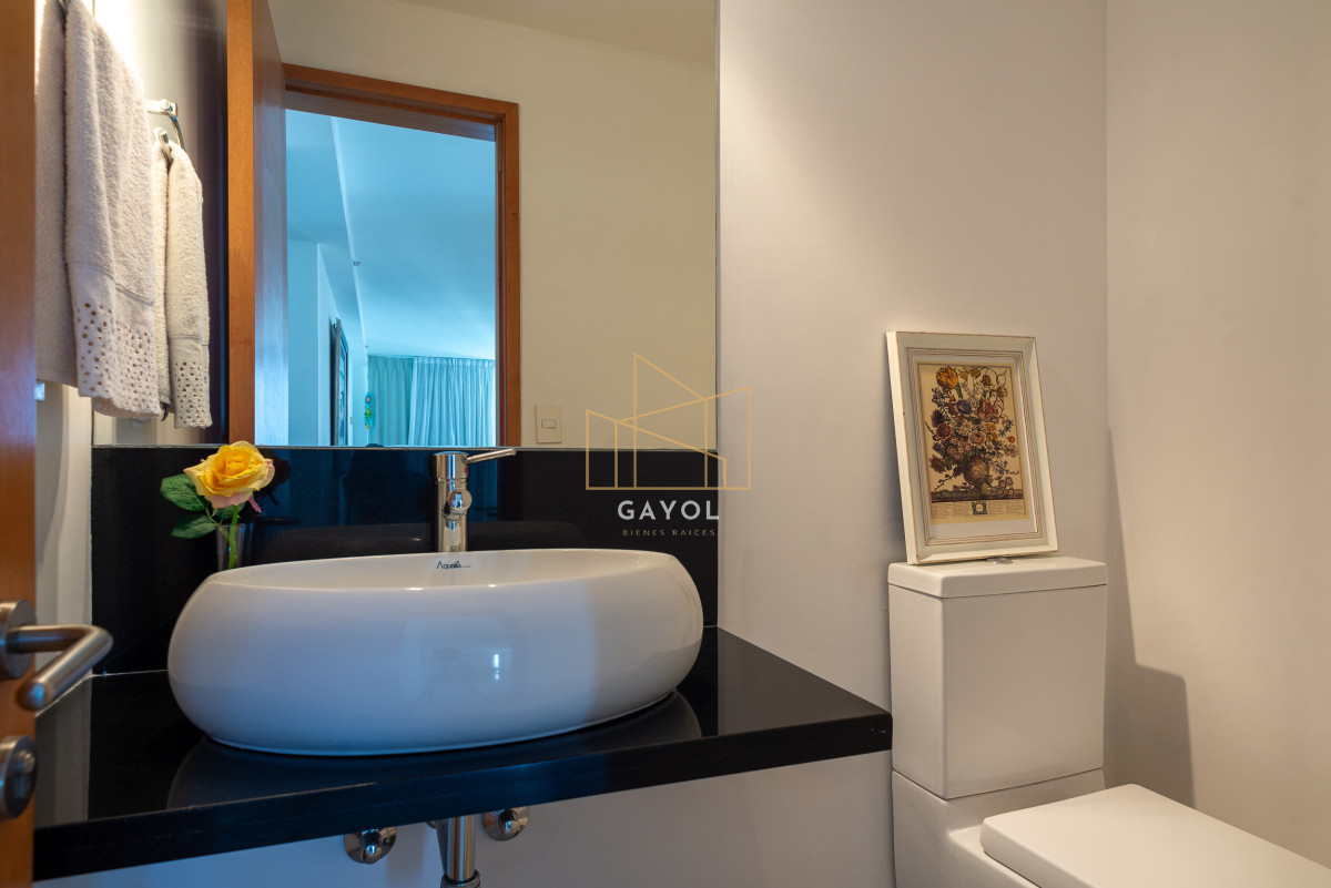 Apartamento ID.715 - 3 y dependencia Sunrise Tower, Piso Alto, Playa Mansa
