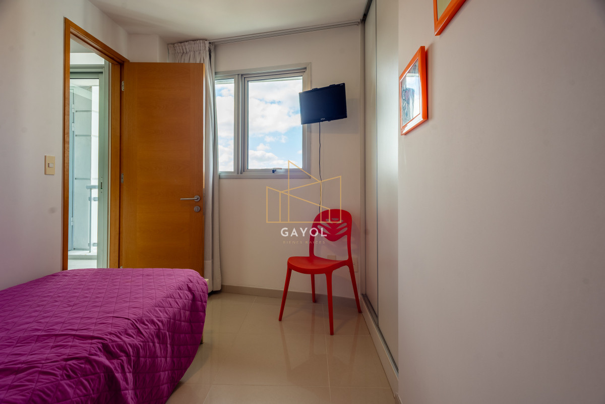 Apartamento ID.715 - 3 y dependencia Sunrise Tower, Piso Alto, Playa Mansa