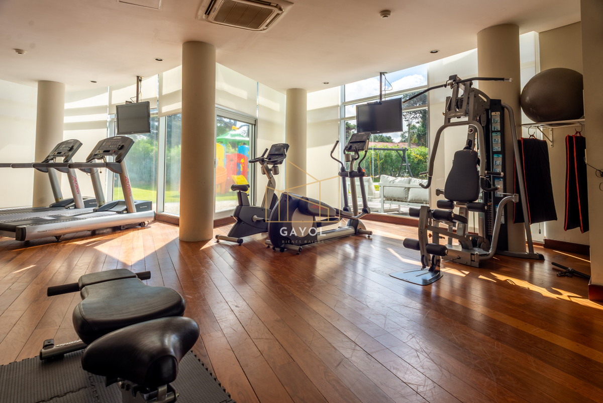 Apartamento ID.715 - 3 y dependencia Sunrise Tower, Piso Alto, Playa Mansa
