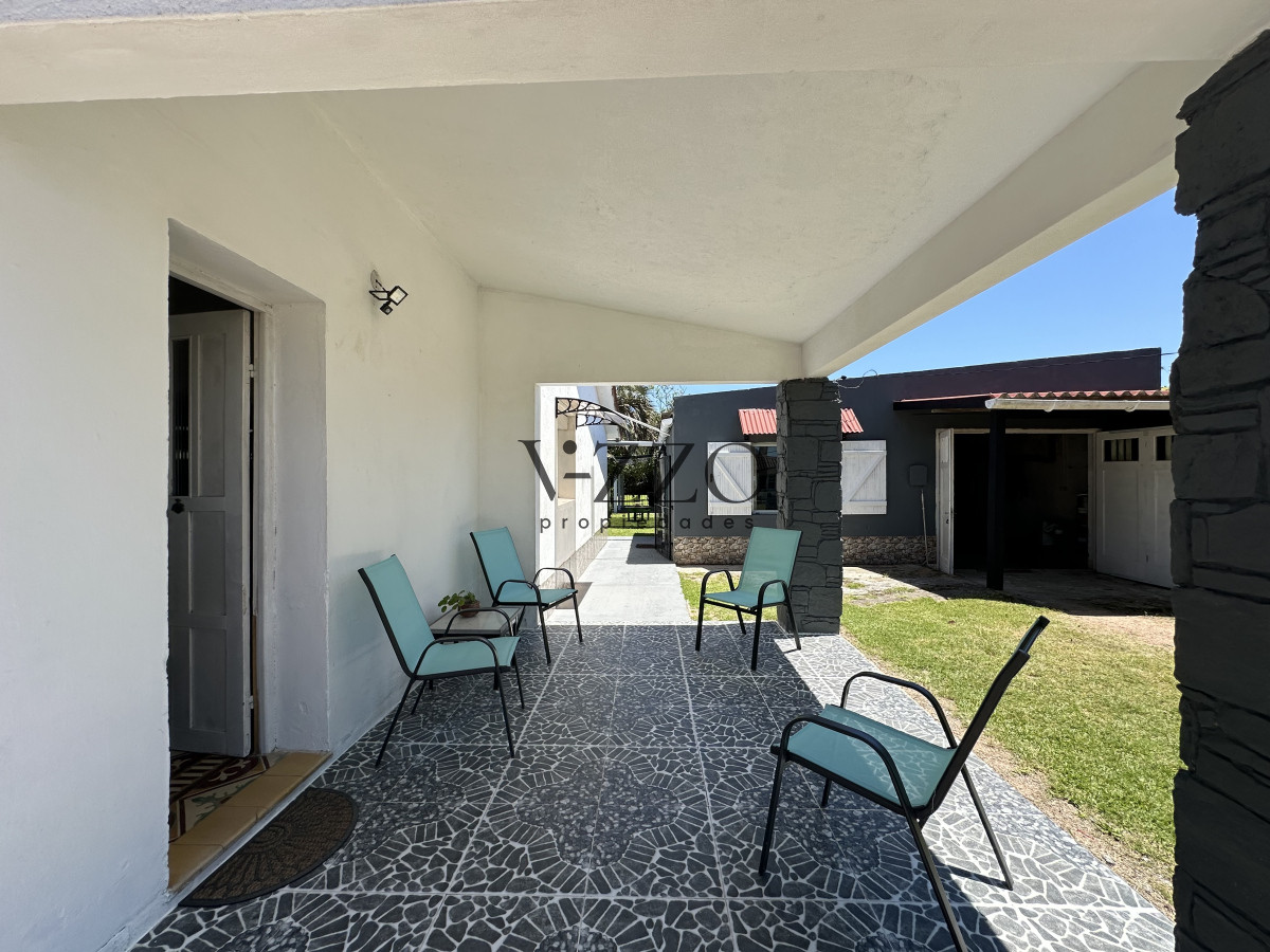 Casa ID.1354/Venta-casa-5-dormitorios-en-La-Coronilla- - Venta casa 5 dormitorios en La Coronilla 