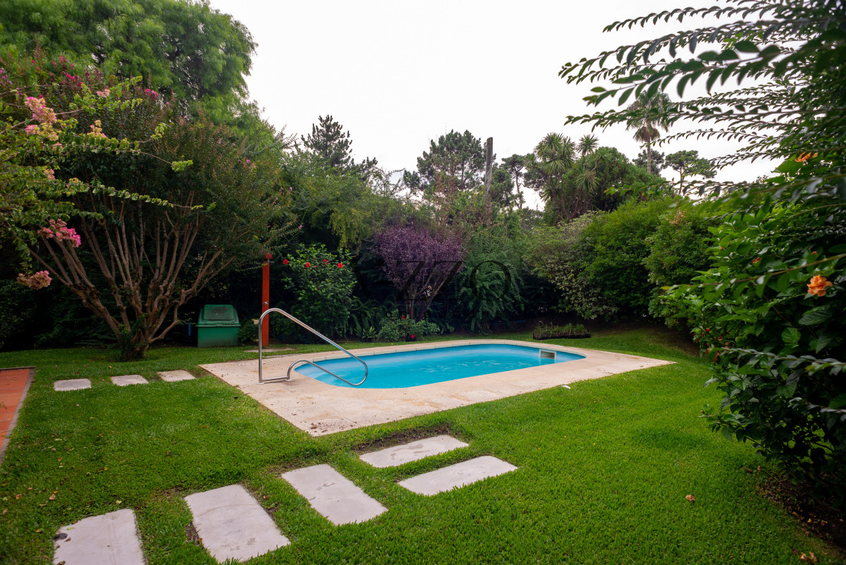 Casa ID.1345/3-dormitorios-con-piscina,-Cantegril,-Punta-del-Este - 3 dormitorios con piscina, Cantegril, Punta del Este