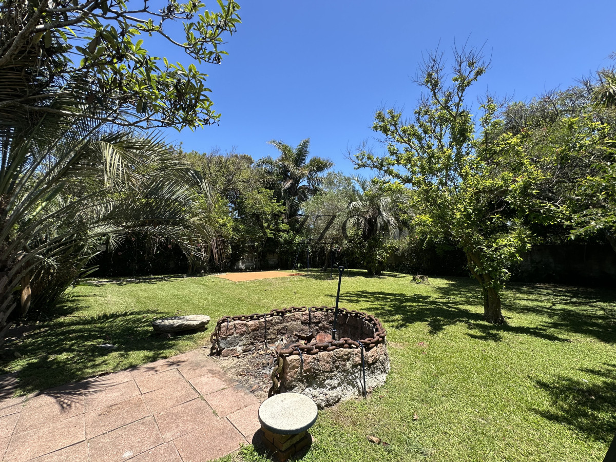 Casa ID.1354/Venta-casa-5-dormitorios-en-La-Coronilla- - Venta casa 5 dormitorios en La Coronilla 