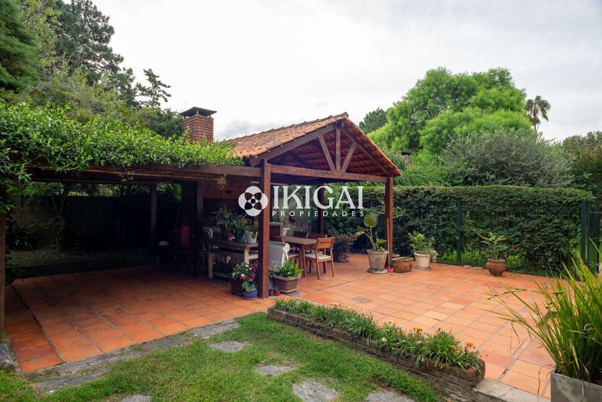Casa ID.421 - 3 dormitorios con piscina, Cantegril, Punta del Este