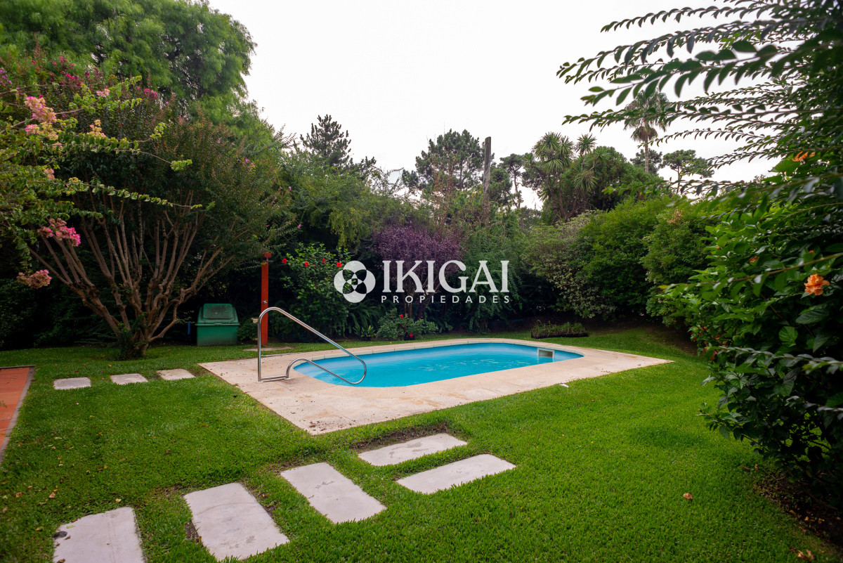 Casa ID.421 - 3 dormitorios con piscina, Cantegril, Punta del Este