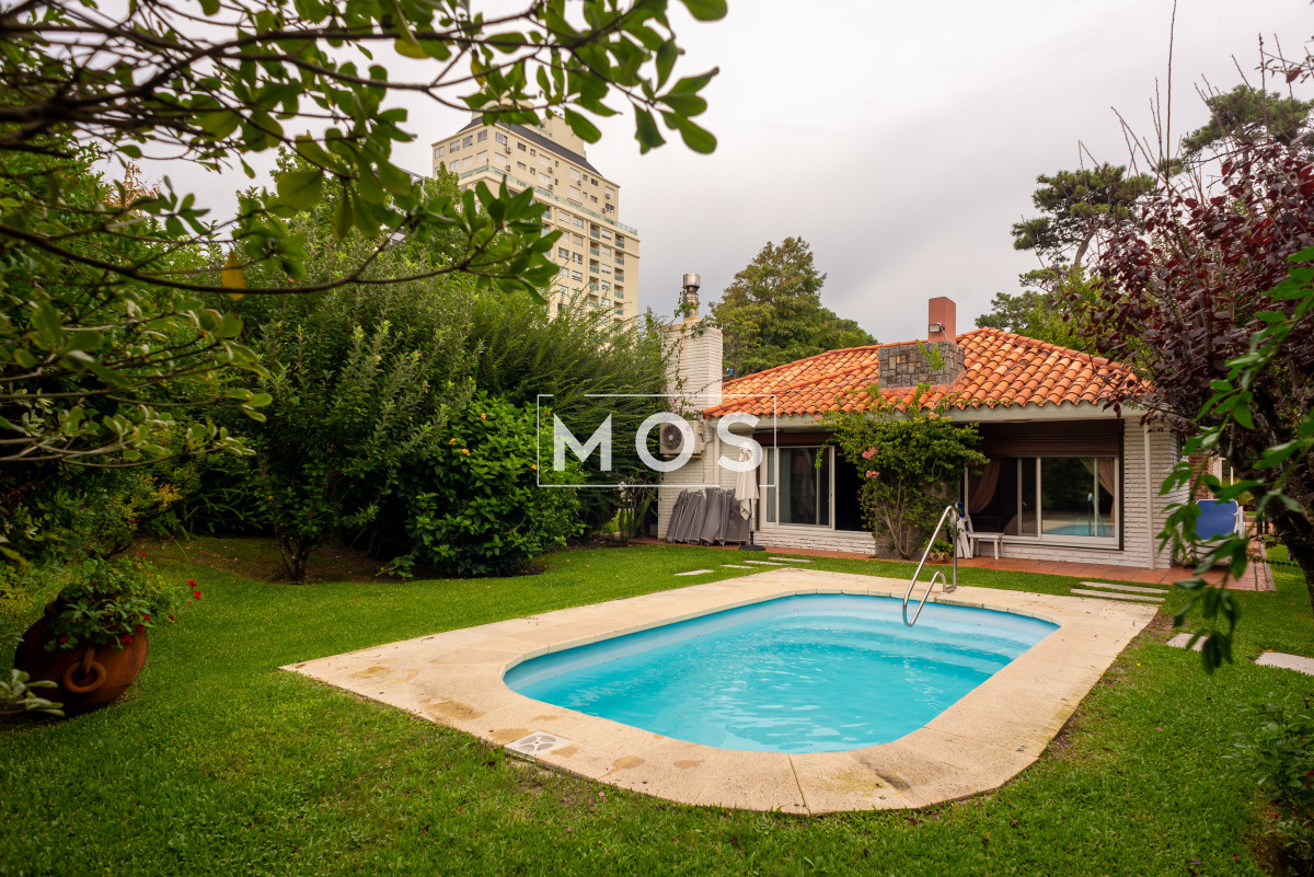 Casa ID.2764 - 3 dormitorios con piscina, Cantegril, Punta del Este