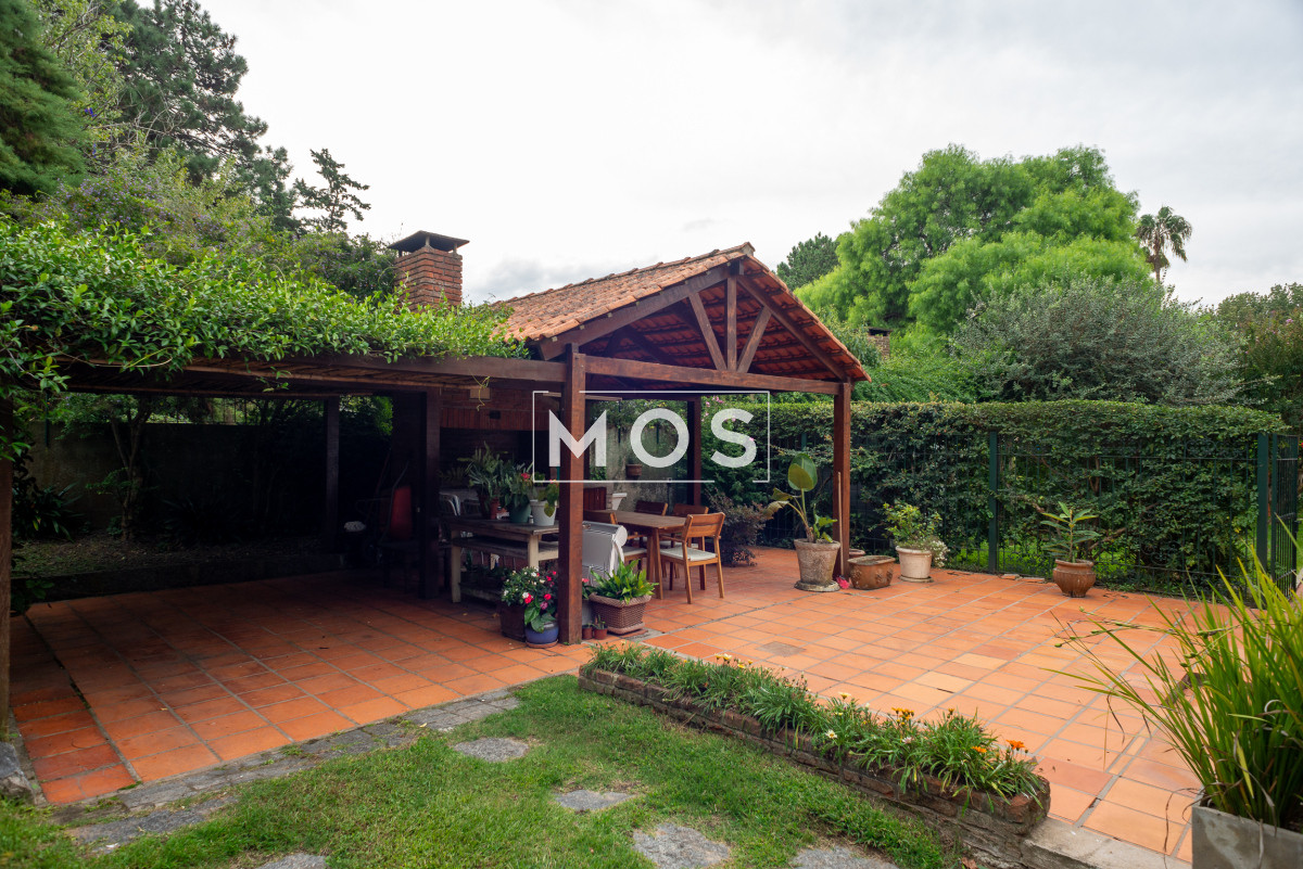 Casa ID.2764 - 3 dormitorios con piscina, Cantegril, Punta del Este