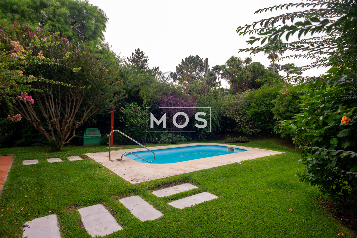 Casa ID.2764 - 3 dormitorios con piscina, Cantegril, Punta del Este