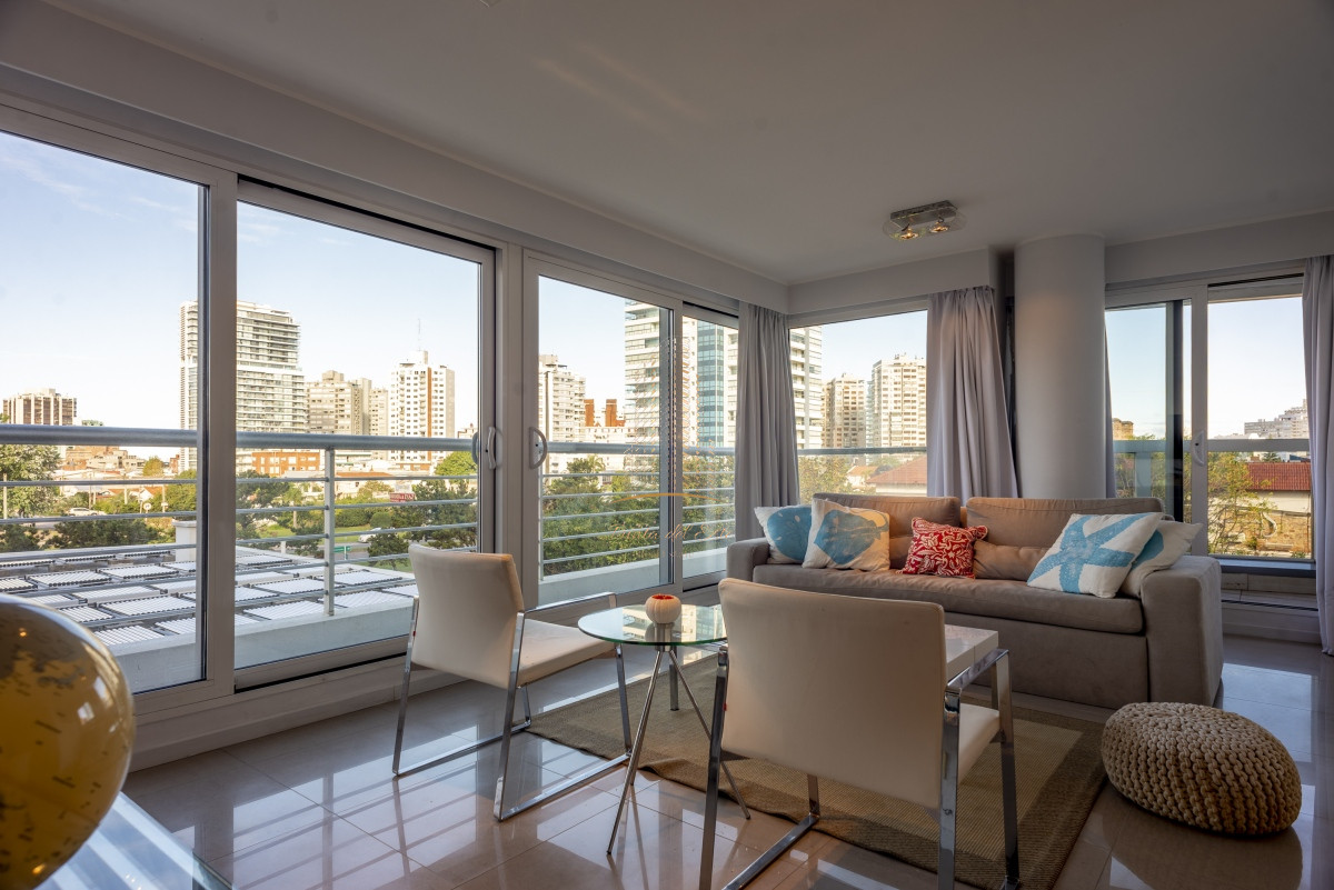 Apartamento ID.437 - Apartamento en venta frente al mar en Punta del Este