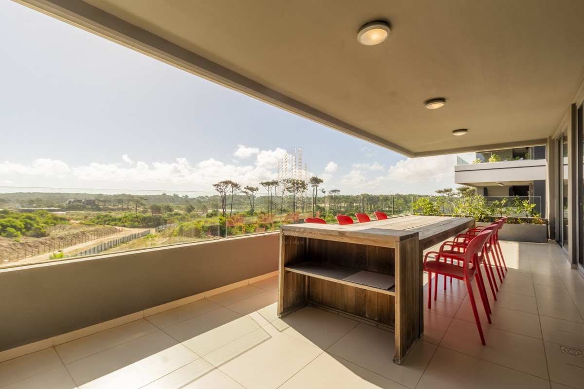 Apartamento ID.428 -  Apartamento en alquiler y venta 3 dormitorios y dependencia - Tiburon Terrazas Barra - Punta del Este
