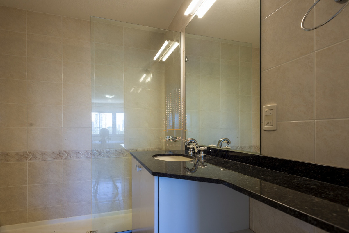 Apartamento ID.422 - Apartamento en venta de 3 dormitorios, Roosevelt , Punta del Este