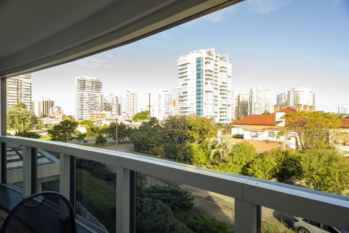 Apartamento ID.437 - Apartamento en venta frente al mar en Punta del Este