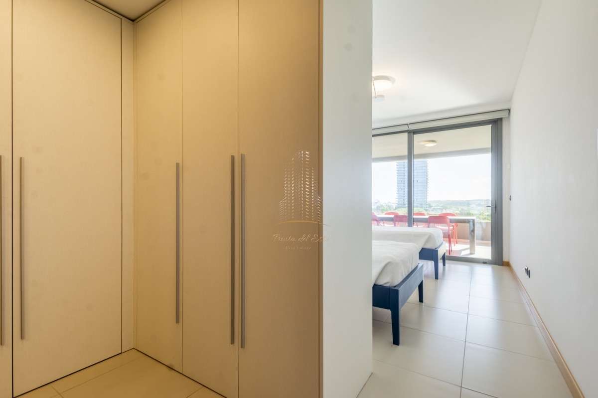 Apartamento ID.428 -  Apartamento en alquiler y venta 3 dormitorios y dependencia - Tiburon Terrazas Barra - Punta del Este