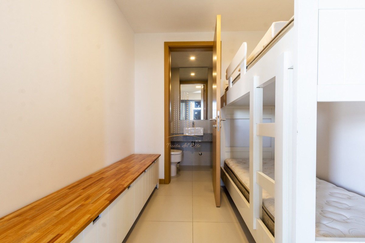 Apartamento ID.428 -  Apartamento en alquiler y venta 3 dormitorios y dependencia - Tiburon Terrazas Barra - Punta del Este