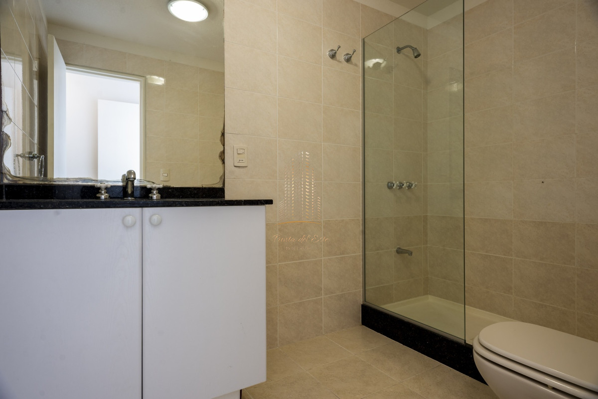 Apartamento ID.422 - Apartamento en venta de 3 dormitorios, Roosevelt , Punta del Este