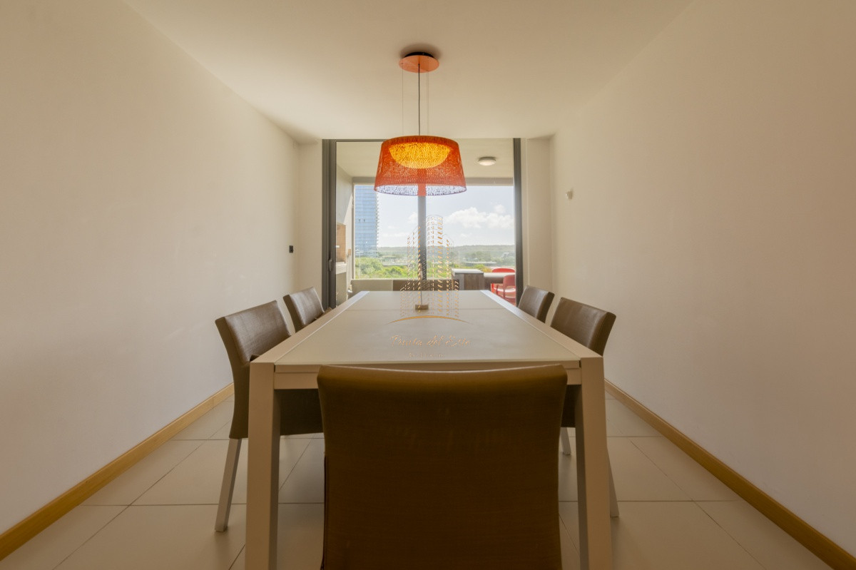 Apartamento ID.428 -  Apartamento en alquiler y venta 3 dormitorios y dependencia - Tiburon Terrazas Barra - Punta del Este
