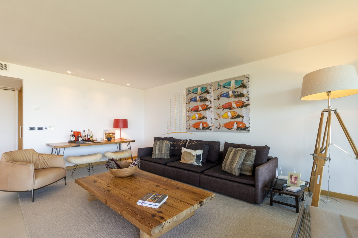 Apartamento ID.428 -  Apartamento en alquiler y venta 3 dormitorios y dependencia - Tiburon Terrazas Barra - Punta del Este