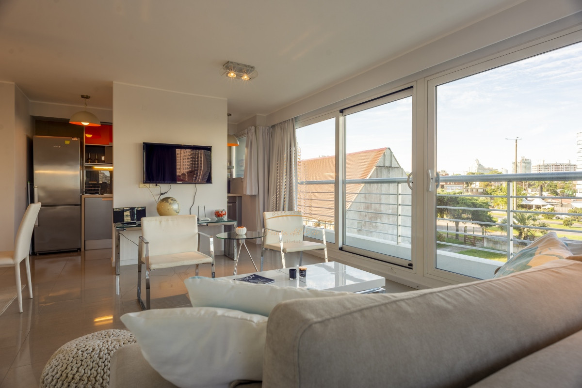 Apartamento ID.437 - Apartamento en venta frente al mar en Punta del Este