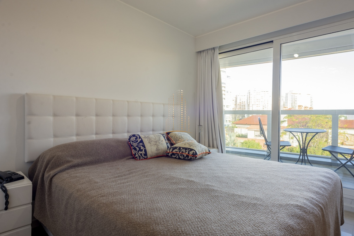 Apartamento ID.437 - Apartamento en venta frente al mar en Punta del Este
