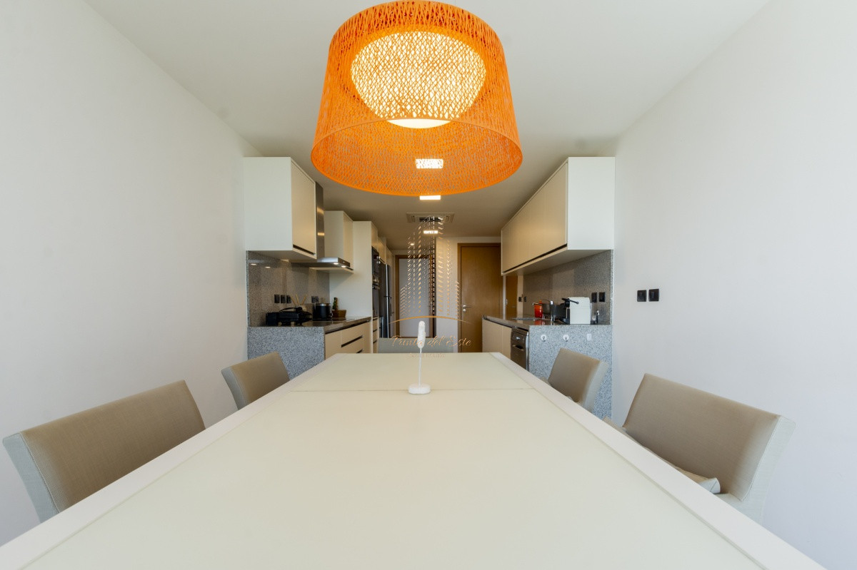 Apartamento ID.428 -  Apartamento en alquiler y venta 3 dormitorios y dependencia - Tiburon Terrazas Barra - Punta del Este