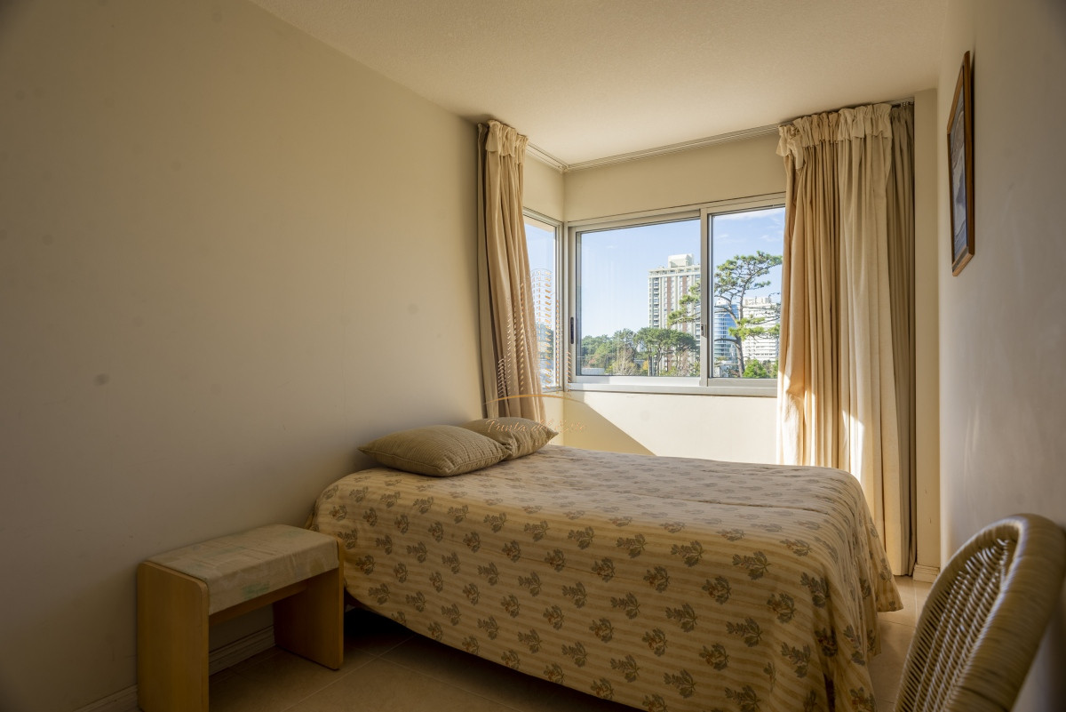 Apartamento ID.422 - Apartamento en venta de 3 dormitorios, Roosevelt , Punta del Este