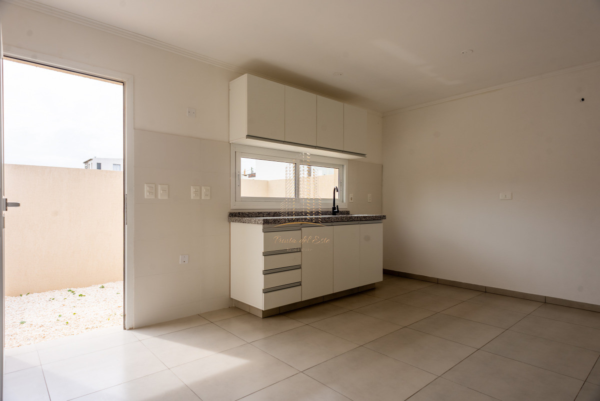 Casa ID.944 - Altos de la laguna, 2 dormitorios con garage