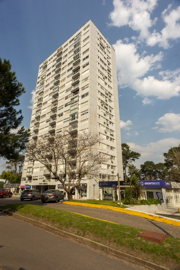 Apartamento ID.415 - Apartamento en venta de 3 dormitorios Roosevelt, Punta del Este