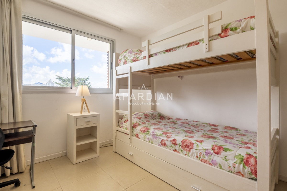 Apartamento ID.21099380 - 2 dormitorios en Playa Mansa cerca del Mar