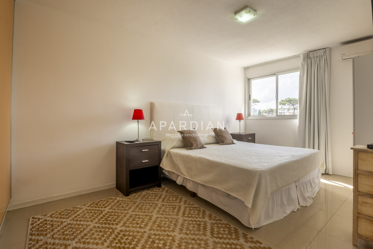 Apartamento ID.21099380 - 2 dormitorios en Playa Mansa cerca del Mar