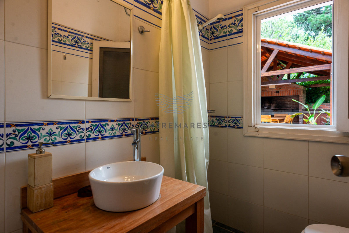 Casa ID.106 - 3 dormitorios con piscina, Cantegril, Punta del Este