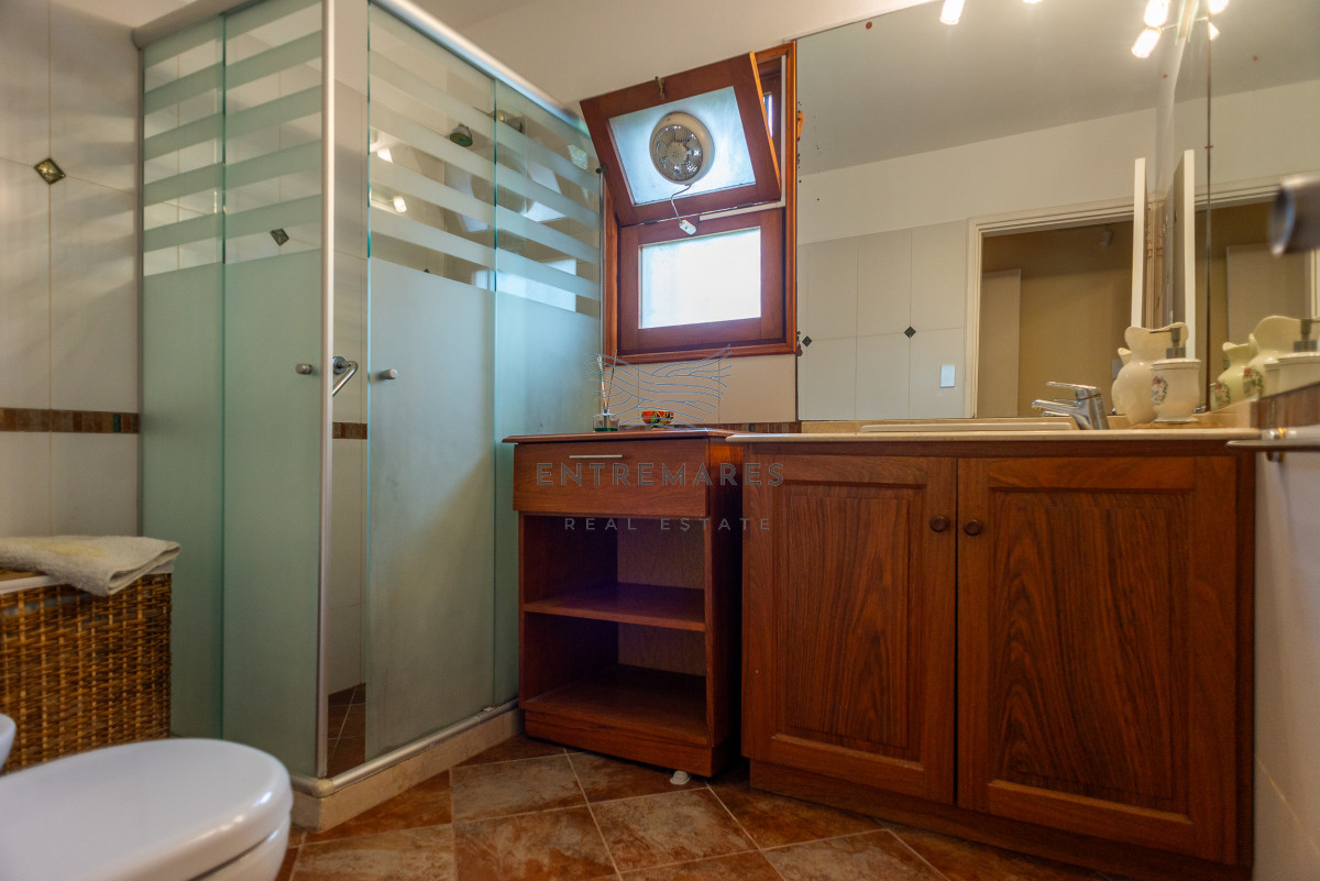 Casa ID.106 - 3 dormitorios con piscina, Cantegril, Punta del Este