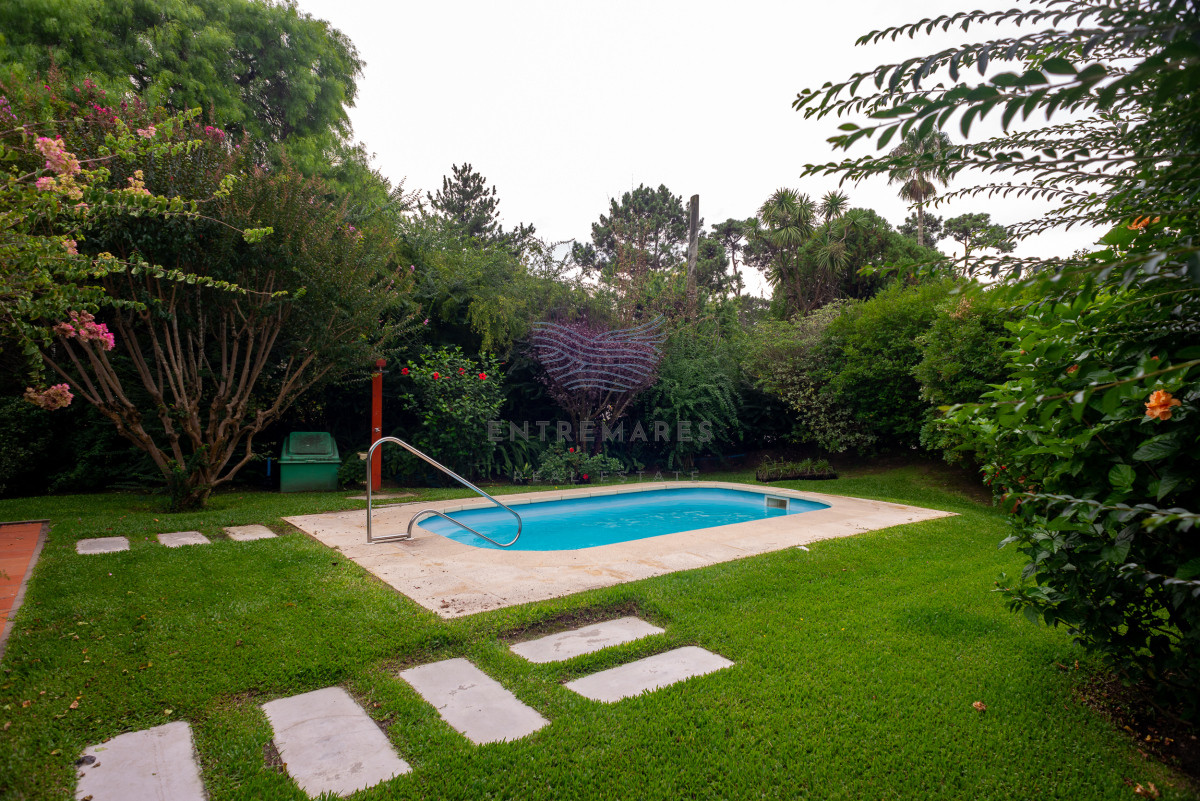 Casa ID.106 - 3 dormitorios con piscina, Cantegril, Punta del Este