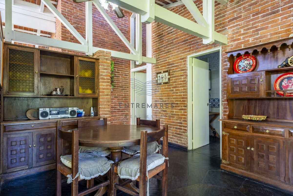 Casa ID.108 - Venta casa 3 dormitorios y dependencia San Rafael Punta del Este